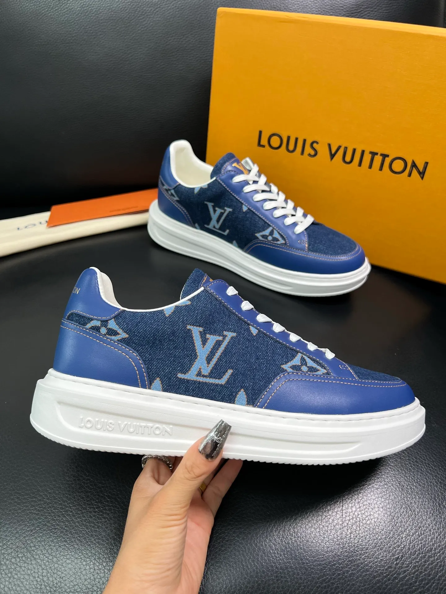 Men's shoes 💰740 Lv 🔍Top purchasing agent Louis Vuitton, sports sneakers counter synchronization, uppers imported from Italy, high-quality splicing with colorful and complex crafts, imported mesh pads are soft and comfortable, soles: original soles specially provided by the original factory, T men's shoes 💰U exclusive activity molded soles are super comfortable, original factory and single goods, high quality, welcome to compare, code number 38-44 (custom-made 45 46 )85867